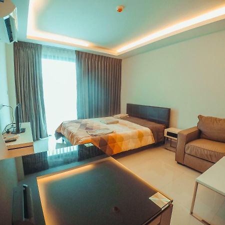 Club Royal Suites Pattaya Buitenkant foto