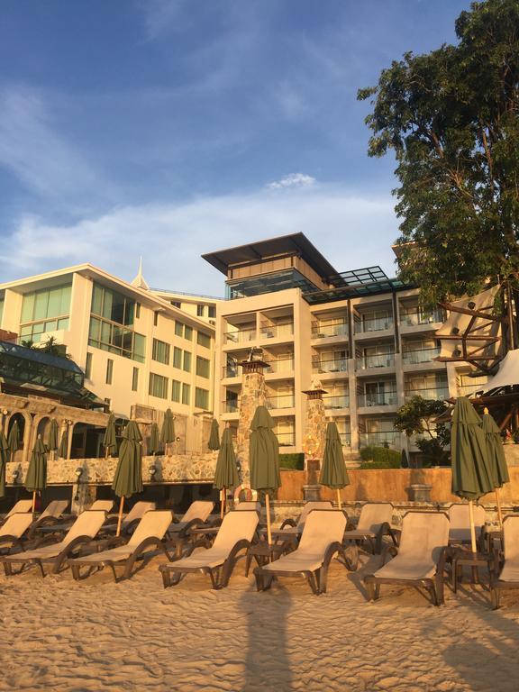Club Royal Suites Pattaya Buitenkant foto