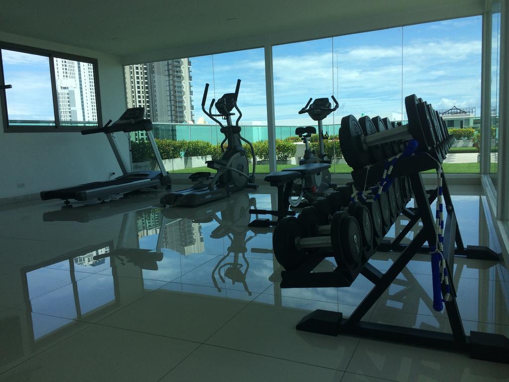 Club Royal Suites Pattaya Buitenkant foto