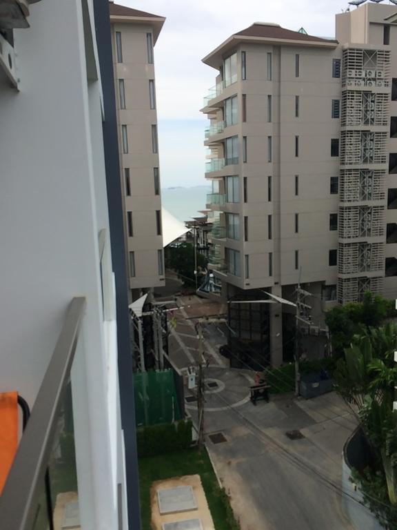 Club Royal Suites Pattaya Buitenkant foto