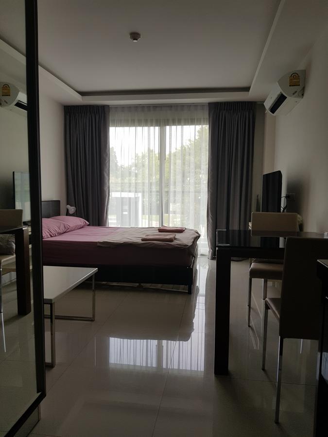 Club Royal Suites Pattaya Buitenkant foto