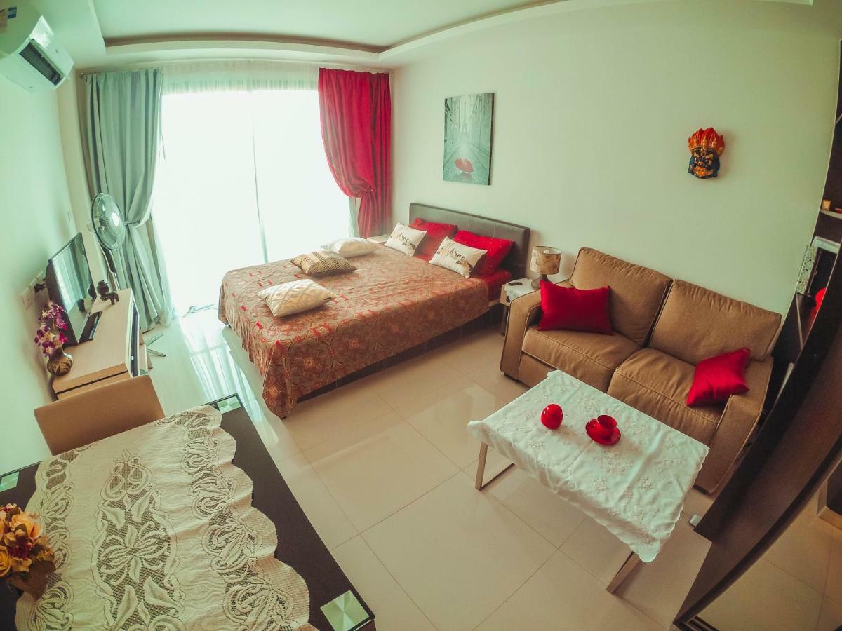 Club Royal Suites Pattaya Buitenkant foto