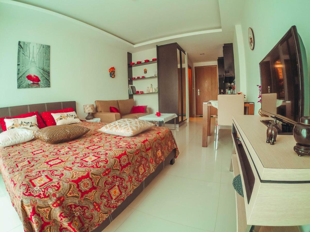 Club Royal Suites Pattaya Buitenkant foto