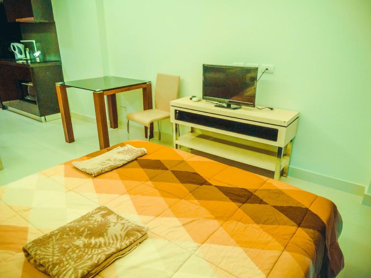 Club Royal Suites Pattaya Buitenkant foto
