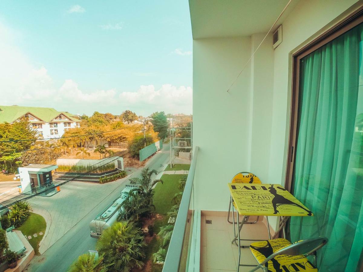 Club Royal Suites Pattaya Buitenkant foto