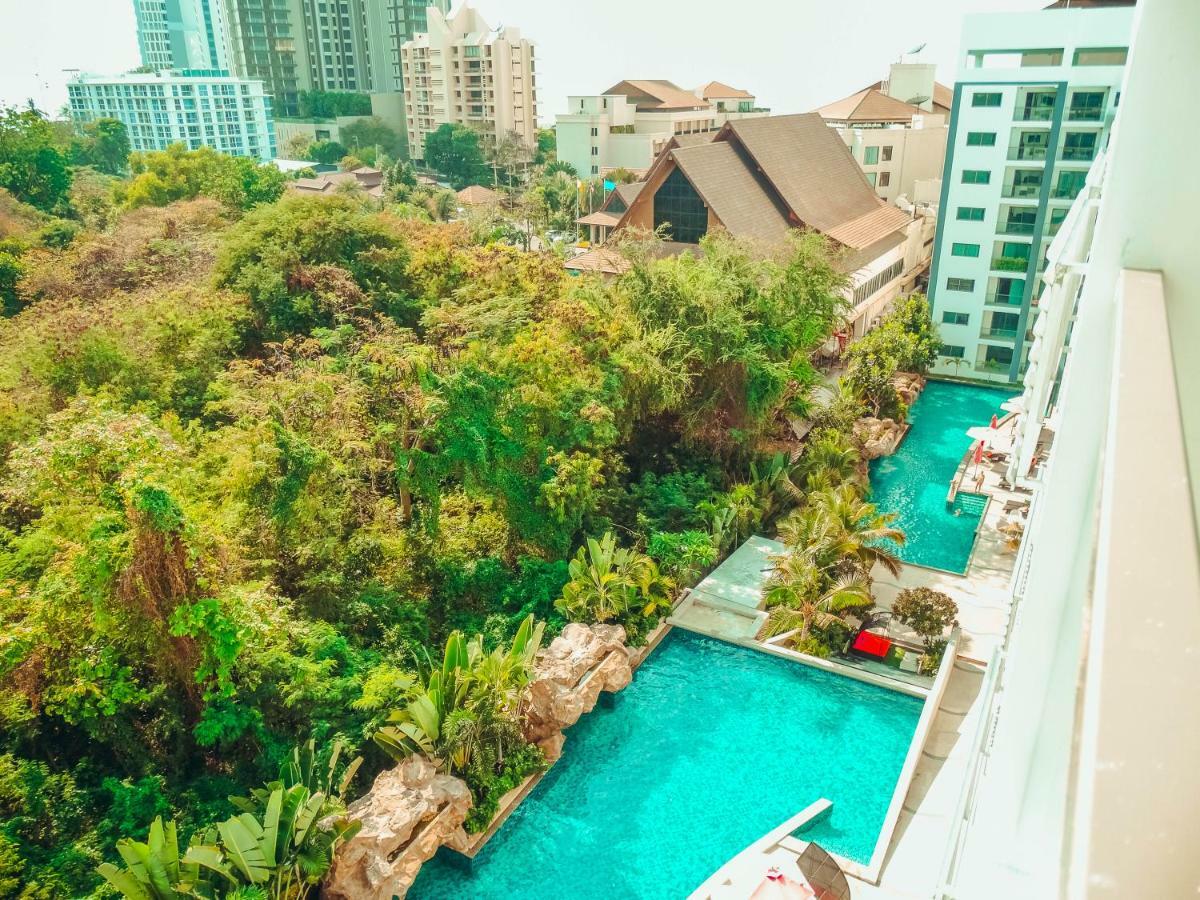 Club Royal Suites Pattaya Buitenkant foto
