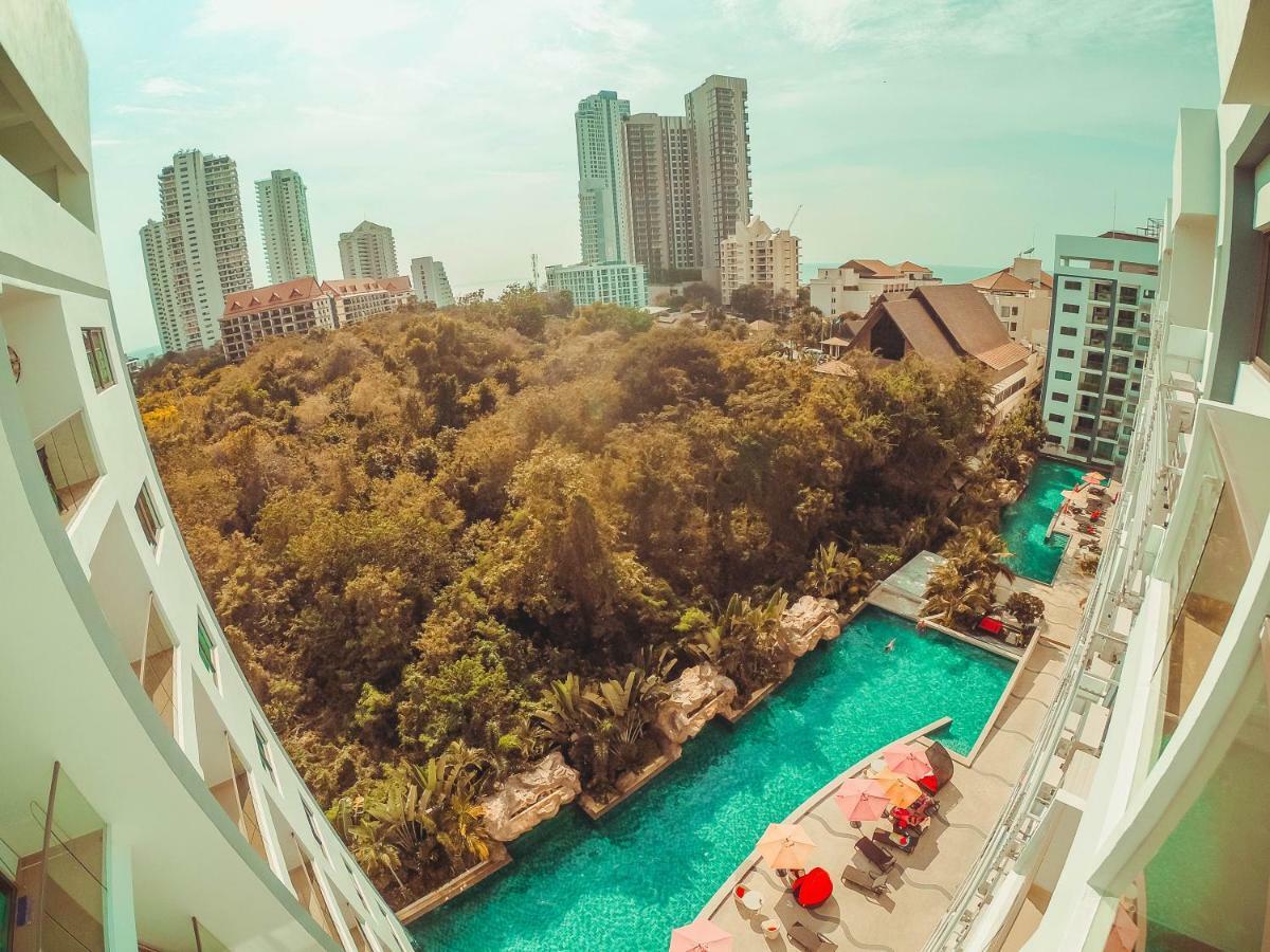 Club Royal Suites Pattaya Buitenkant foto